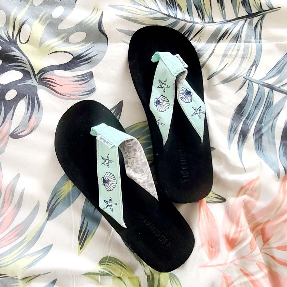 NWOT Light Teal Tidewater Flip Flops